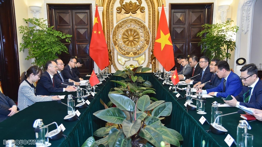 Vietnam proposes China speed up market opening for farm products